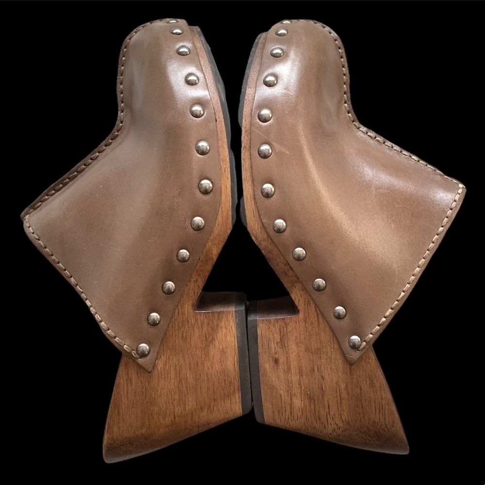 KORS Michael Kors Tan Leather Wooden Heel Clogs - Picture 5 of 10